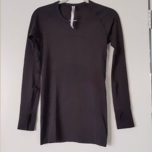 Lululemon Swiftly Tech LS size 6